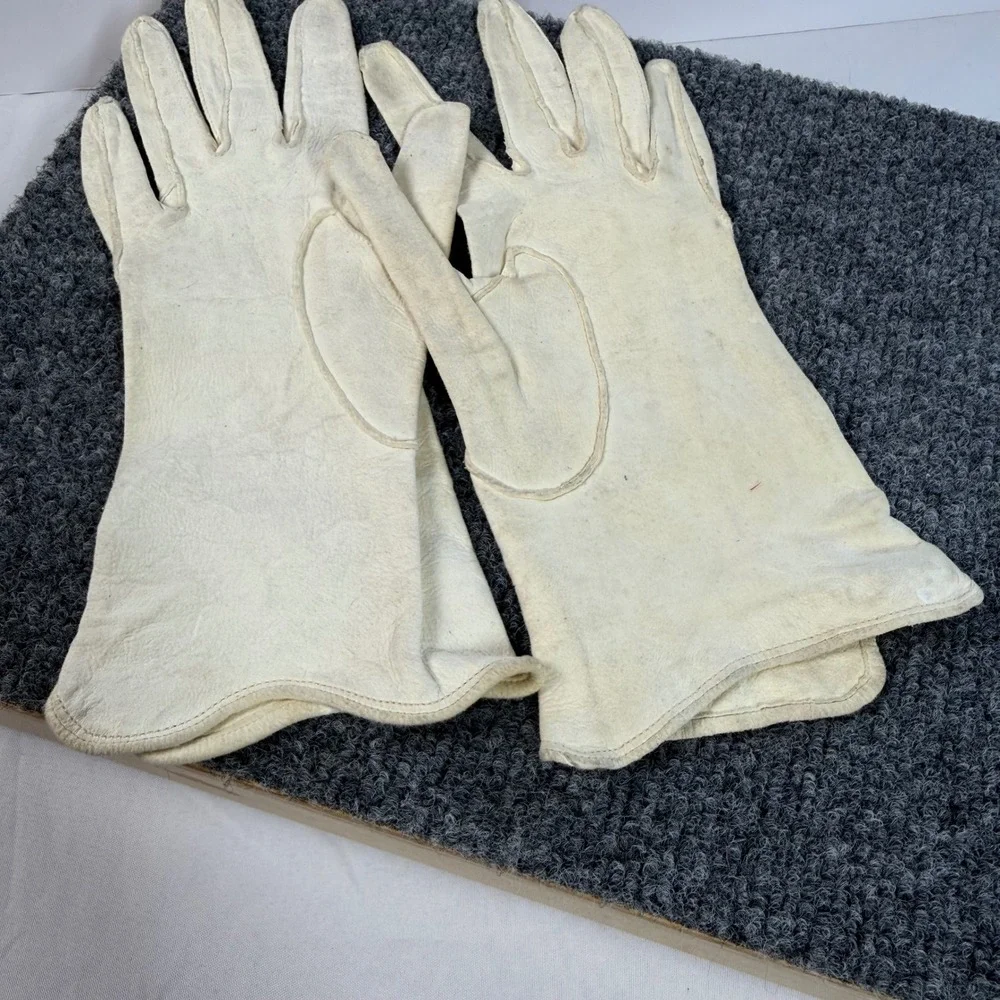 Vintage Calfskin Leather Gloves Cream Ivory Women's Dress Gloves Small 1960s